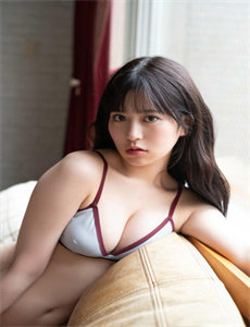《好学的公关少女》
