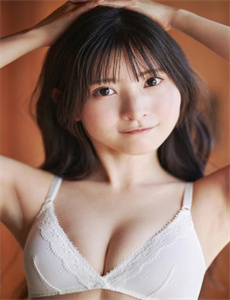 《有川知里》