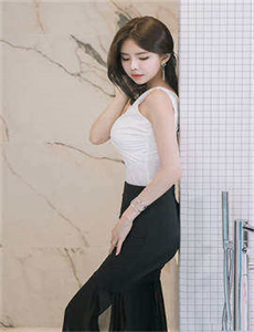 《美女被人操网站》