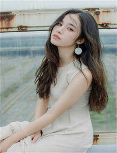 《调戏床上美女》