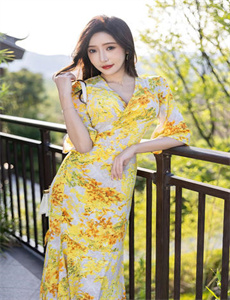 《青青草成人费观看》